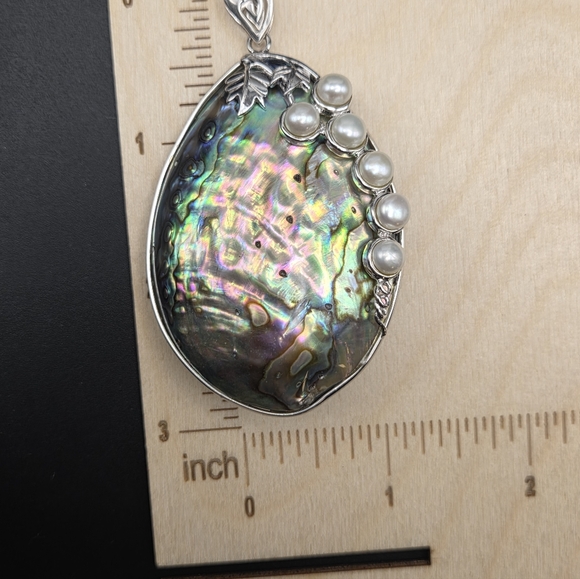 Abalone Silver and Pearl Pendant Necklace. 18" Chain. - Picture 3 of 7